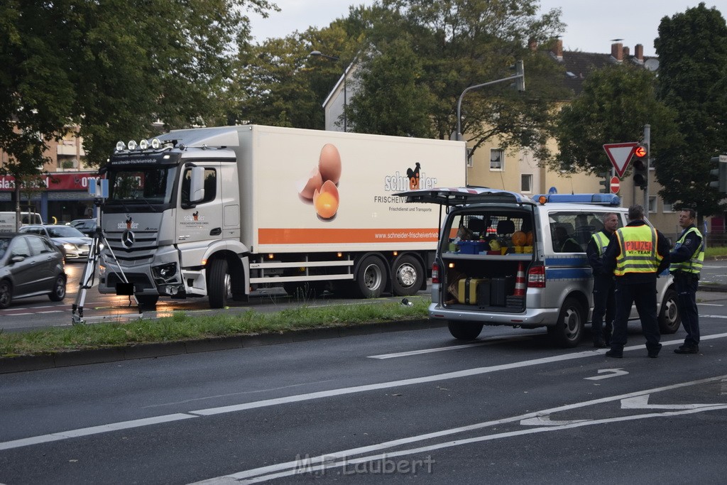 Schwerer VU Koeln Dellbrueck Bergisch Gladbacherstr Herler Ring P090.JPG - Miklos Laubert